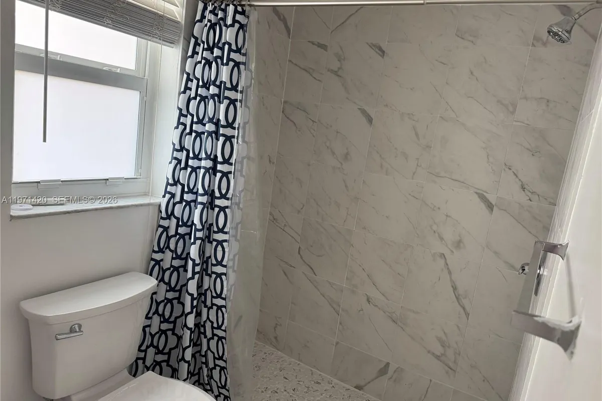 9041 Sunrise Lakes Blvd # 303, Sunrise FL 33322