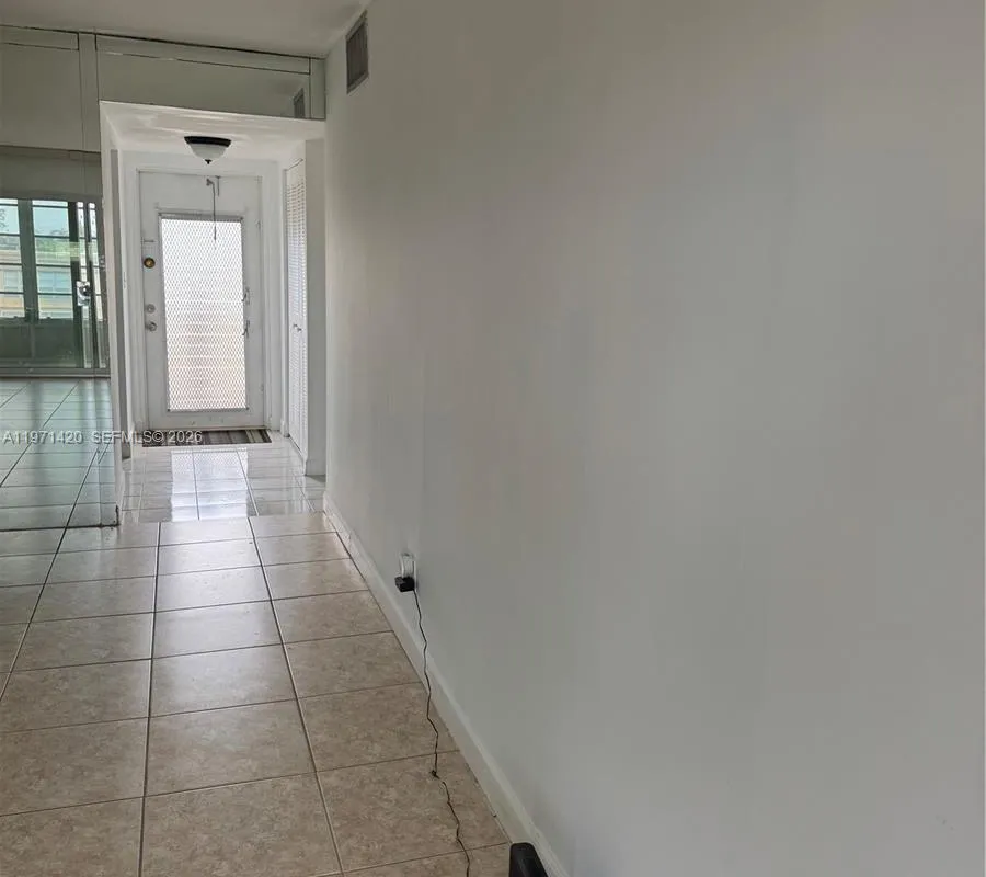 9041 Sunrise Lakes Blvd # 303, Sunrise FL 33322