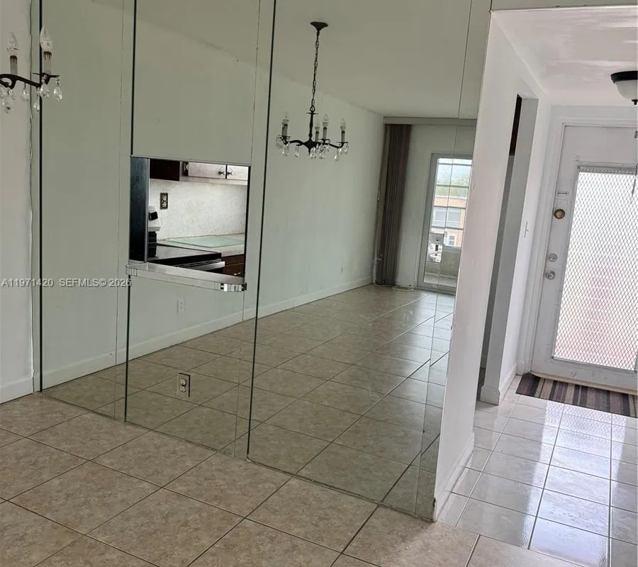 9041 Sunrise Lakes Blvd # 303, Sunrise FL 33322