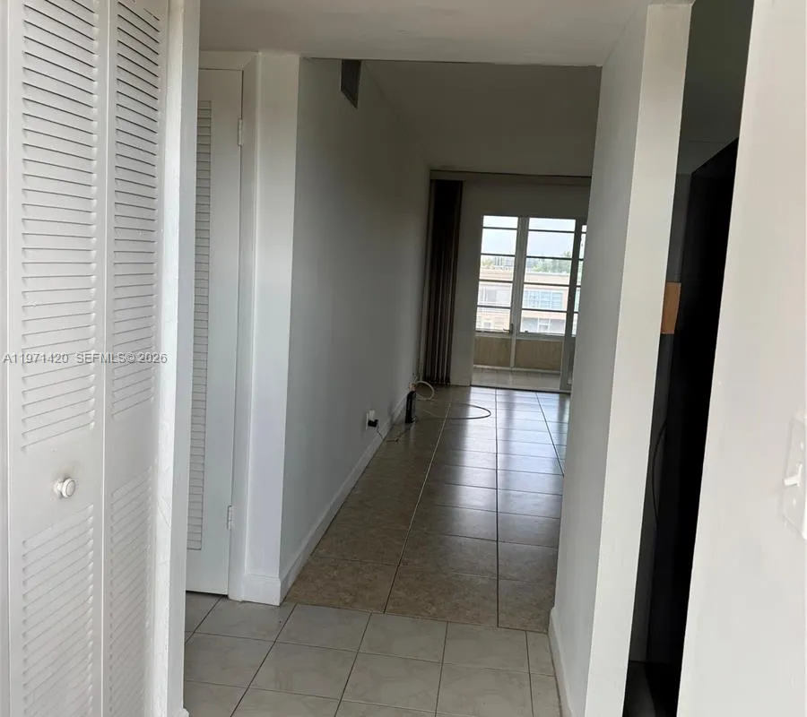 9041 Sunrise Lakes Blvd # 303, Sunrise FL 33322