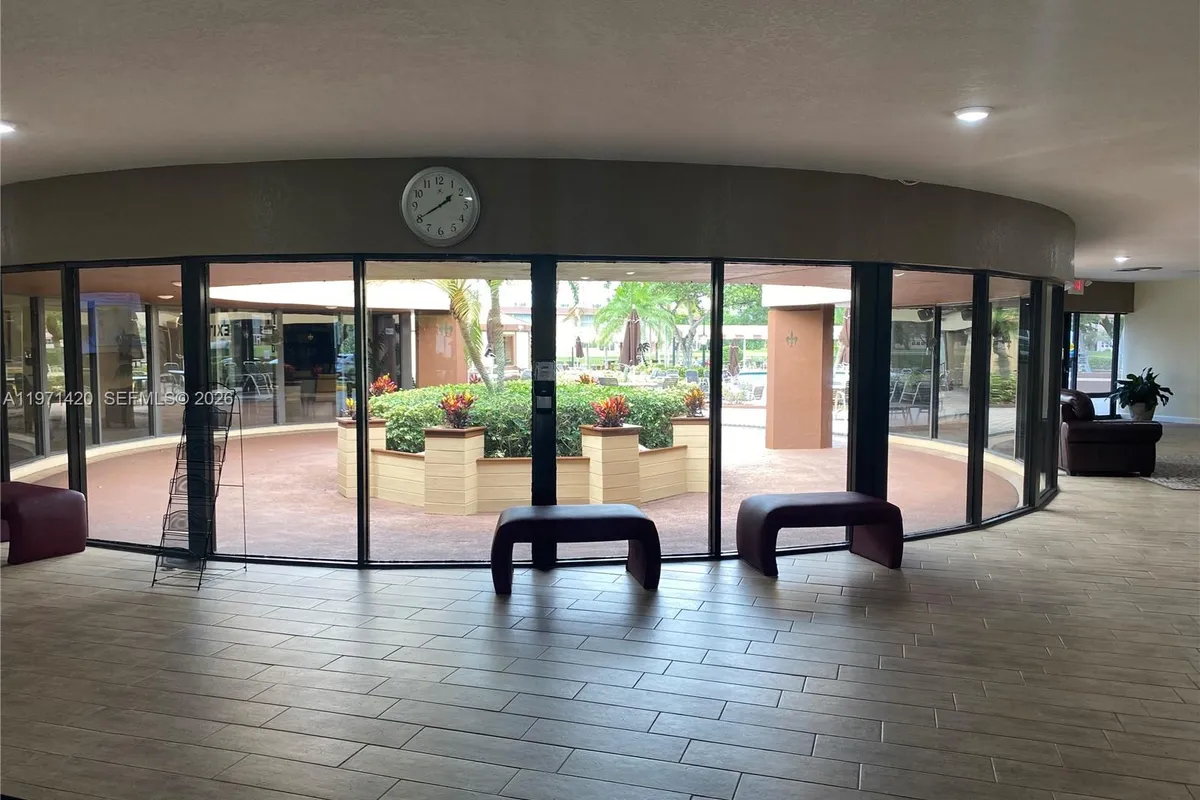 9041 Sunrise Lakes Blvd # 303, Sunrise FL 33322