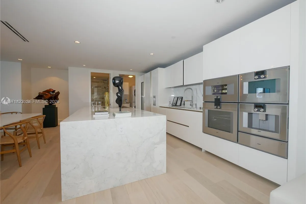 10201 Collins Ave # 2006, Bal Harbour FL 33154