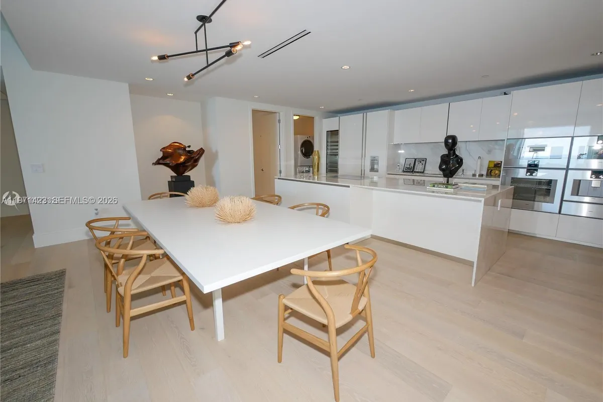 10201 Collins Ave # 2006, Bal Harbour FL 33154