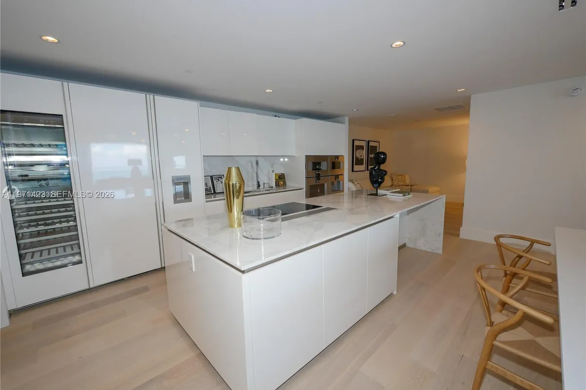 10201 Collins Ave # 2006, Bal Harbour FL 33154