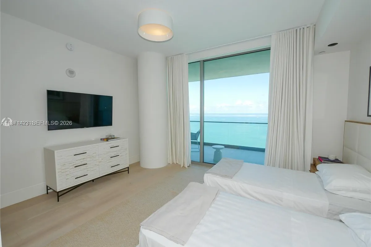 10201 Collins Ave # 2006, Bal Harbour FL 33154