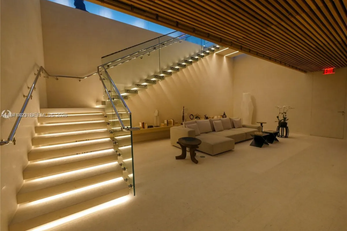 10201 Collins Ave # 2006, Bal Harbour FL 33154