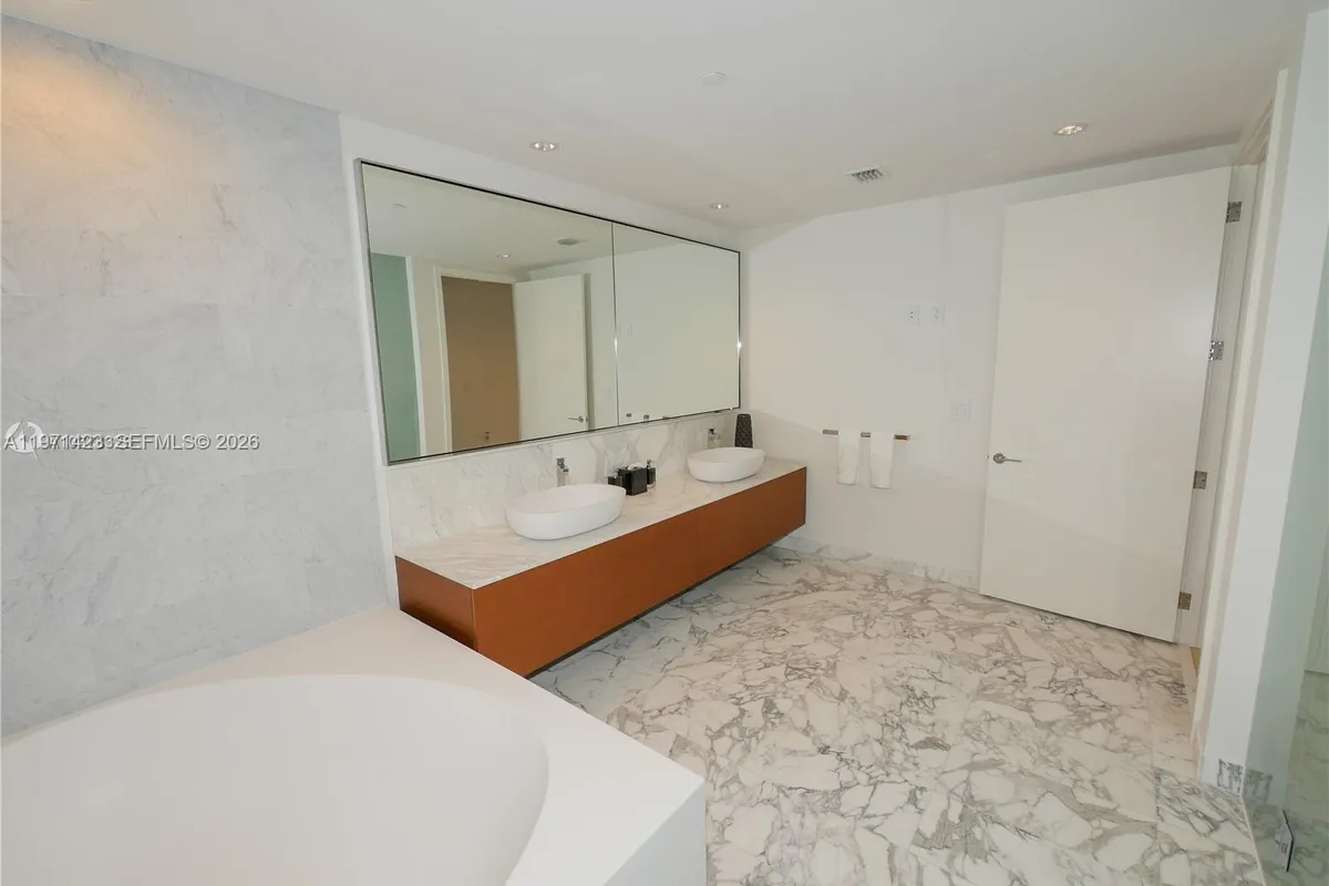 10201 Collins Ave # 2006, Bal Harbour FL 33154