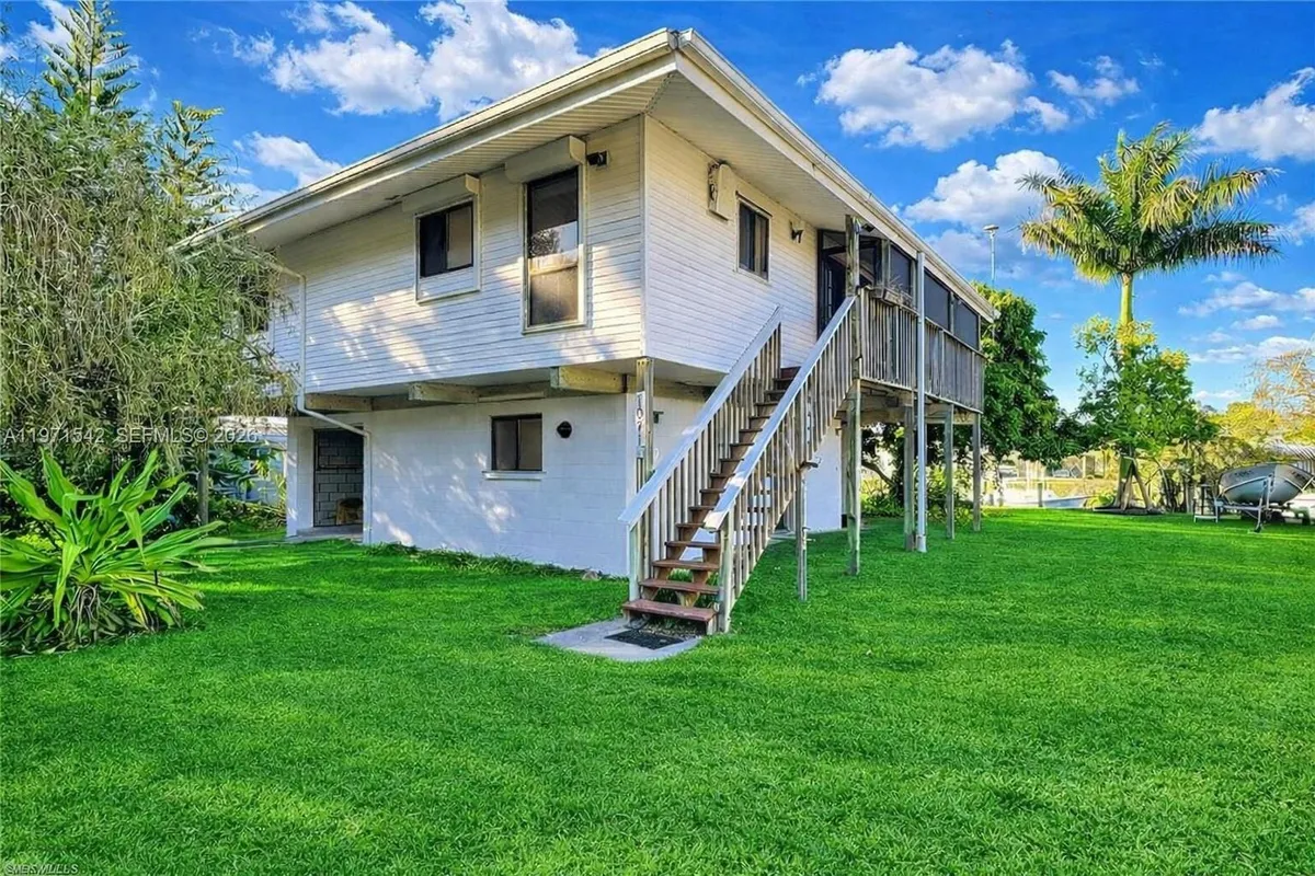 1071 Schooner Lane, Moore Haven FL 33471