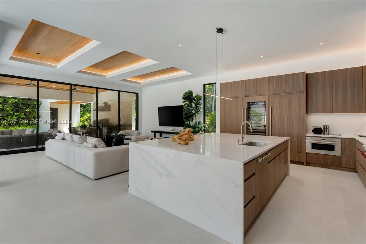 6730 SW 115th St, Pinecrest FL 33156