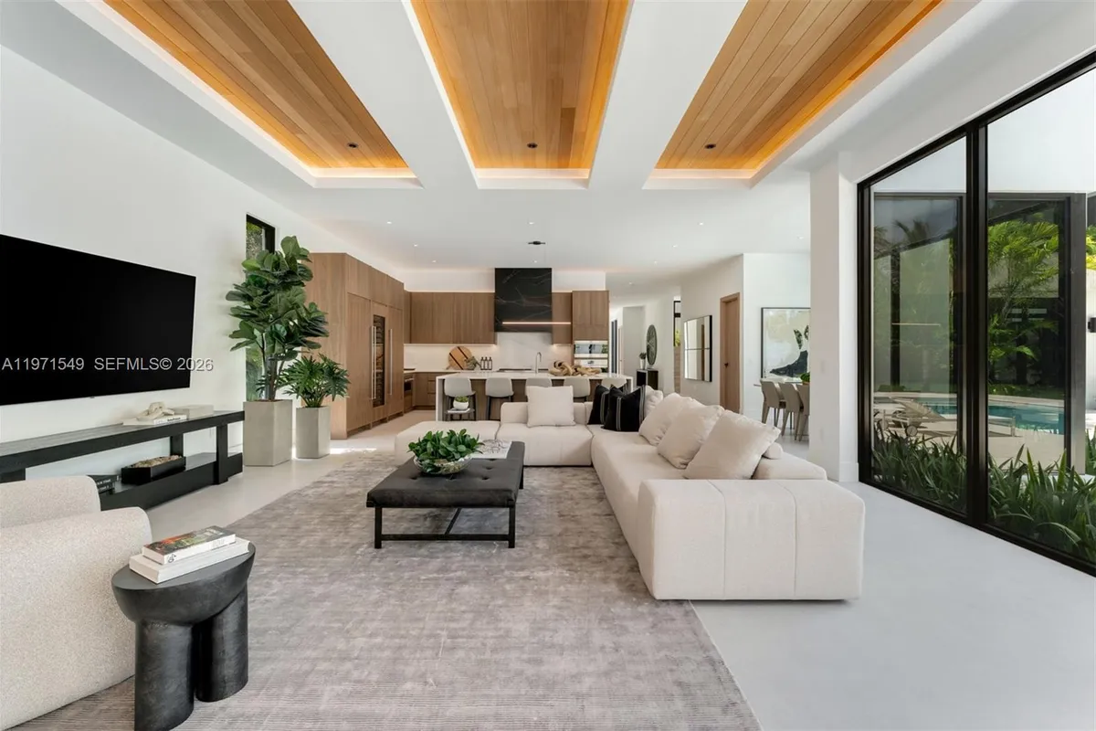 6730 SW 115th St, Pinecrest FL 33156