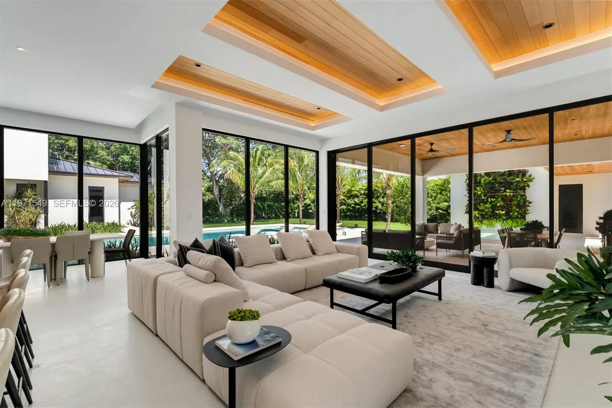 6730 SW 115th St, Pinecrest FL 33156