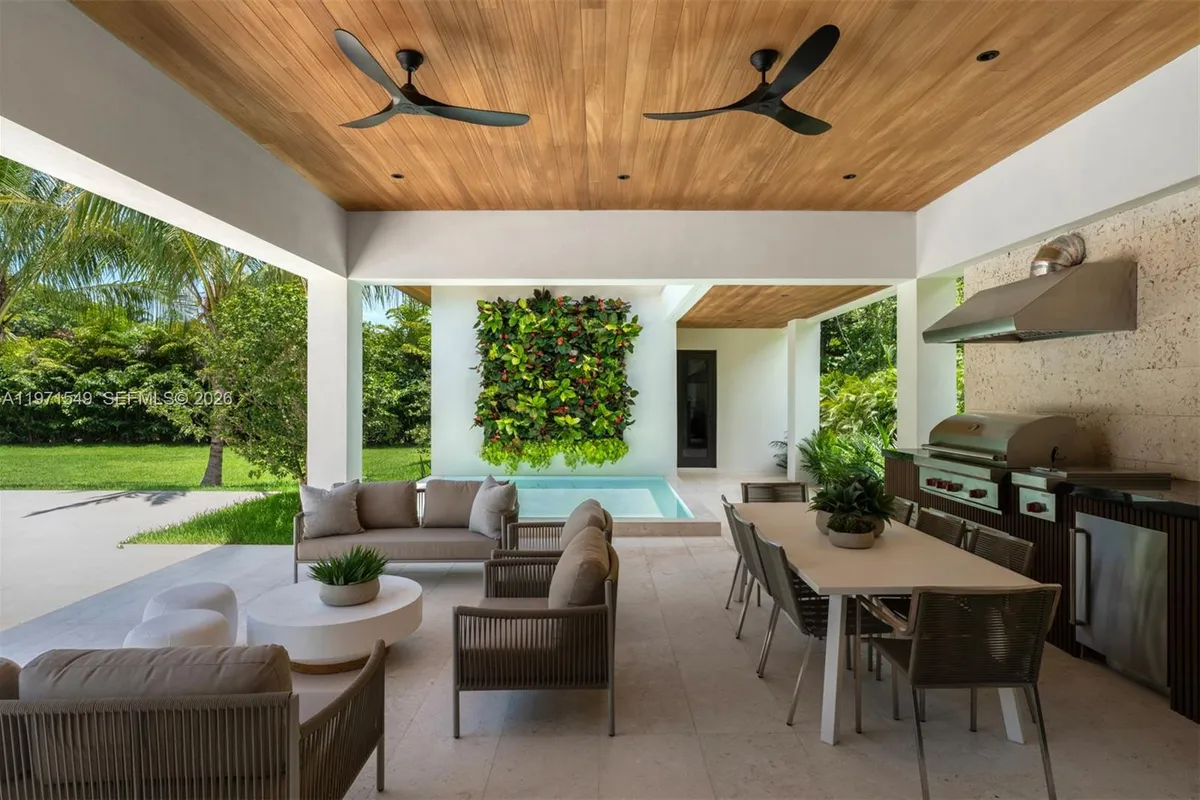 6730 SW 115th St, Pinecrest FL 33156