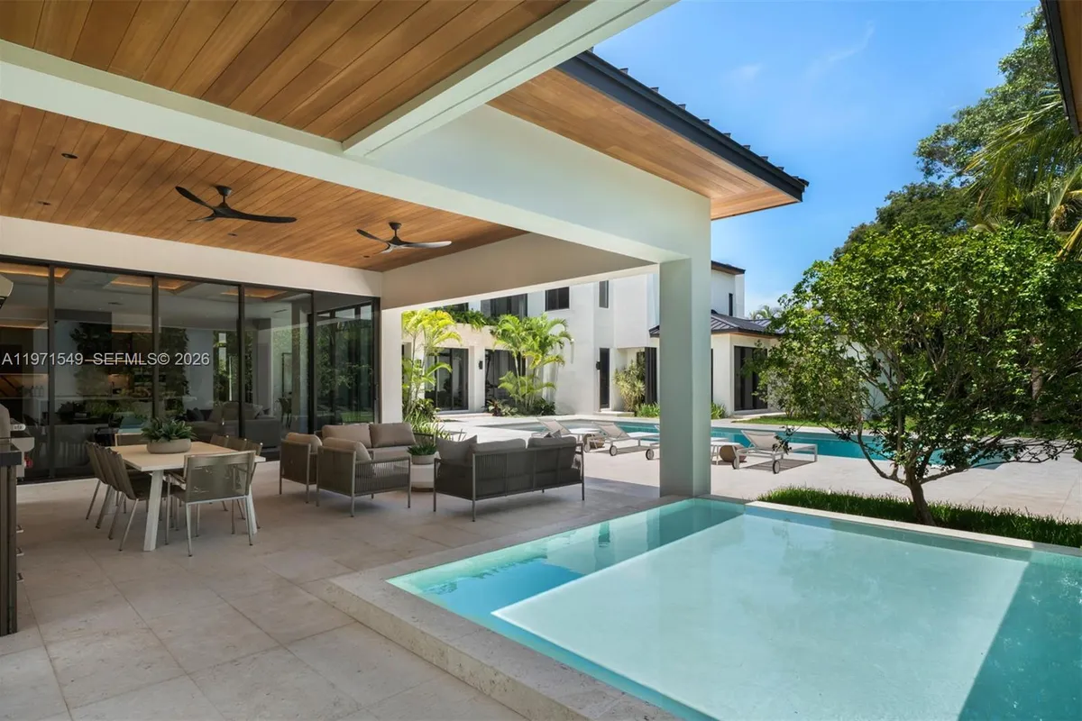 6730 SW 115th St, Pinecrest FL 33156