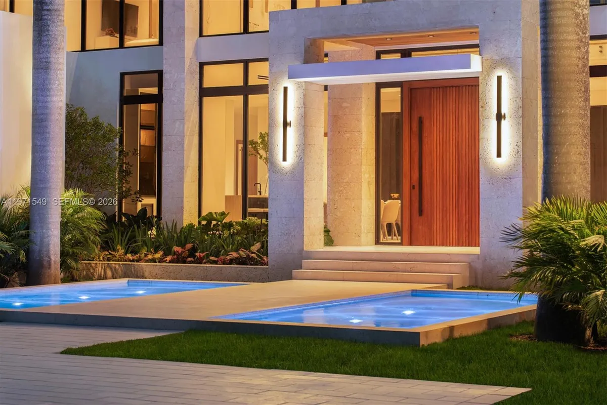 6730 SW 115th St, Pinecrest FL 33156