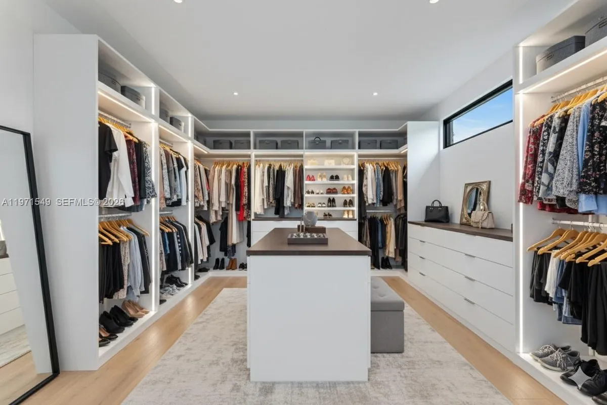 6730 SW 115th St, Pinecrest FL 33156