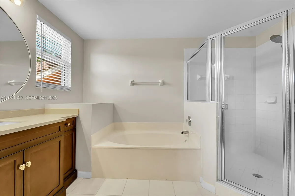 9840 NW 19th Pl, Sunrise FL 33322