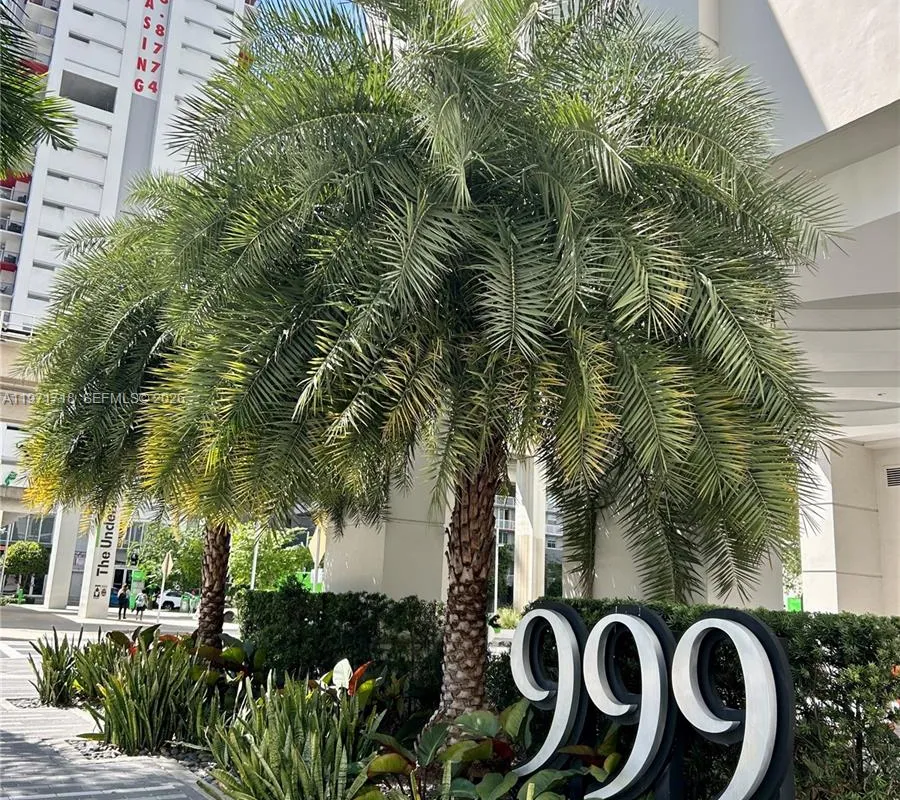 999 SW 1st Ave # 2114, Miami FL 33130