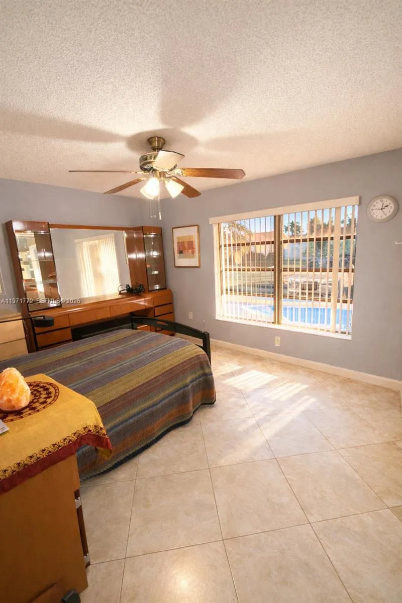 11827 NW 39th St, Sunrise FL 33323