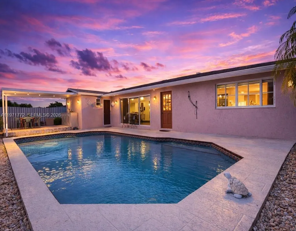 11827 NW 39th St, Sunrise FL 33323