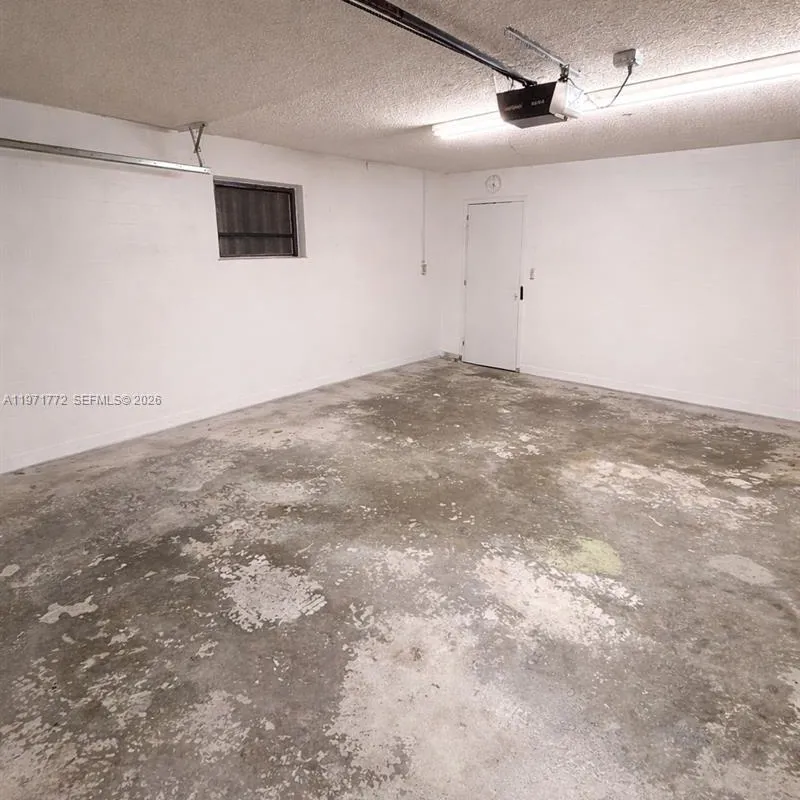 11827 NW 39th St, Sunrise FL 33323