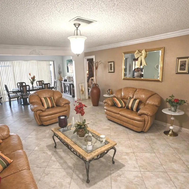 11827 NW 39th St, Sunrise FL 33323