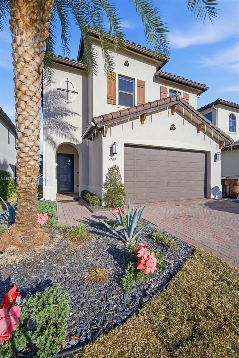 9909 W 32nd Ln, Hialeah FL 33018