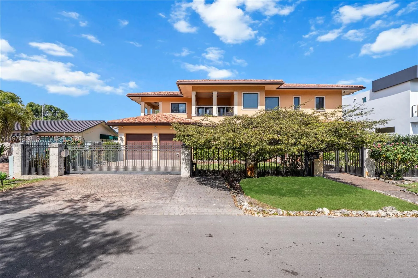 4251 SW 11th St, Miami FL 33134