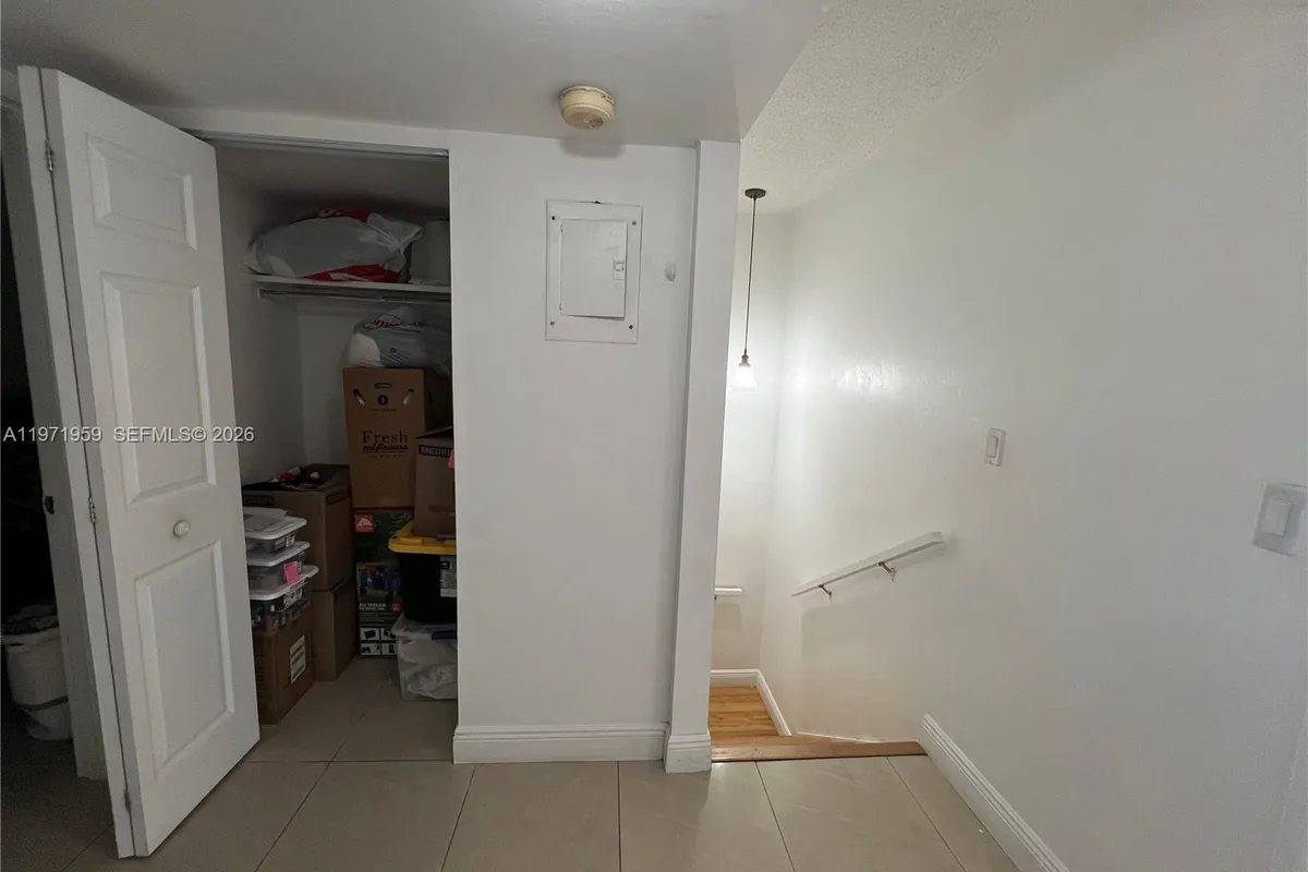 9240 Fontainebleau Blvd # 207, Miami FL 33172