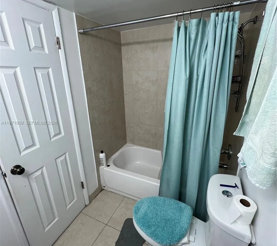 9240 Fontainebleau Blvd # 207, Miami FL 33172