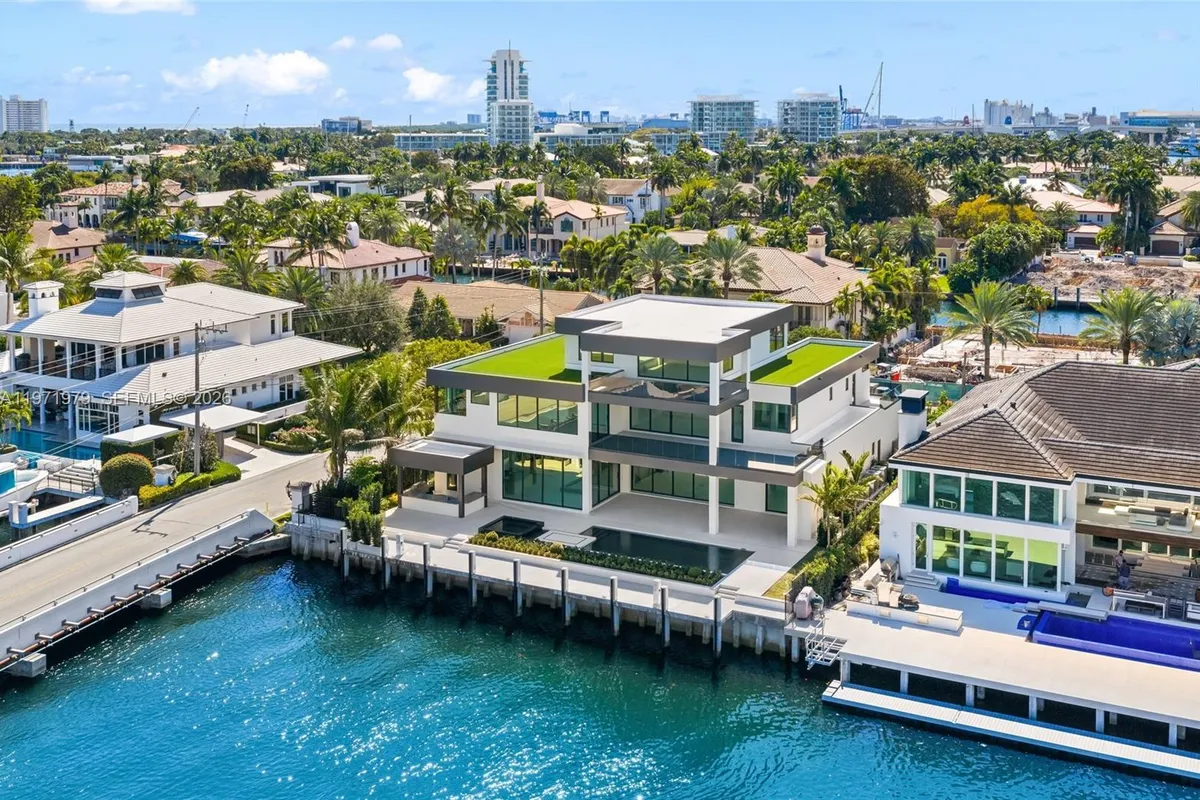 23 Isla Bahia Dr, Fort Lauderdale FL 33316