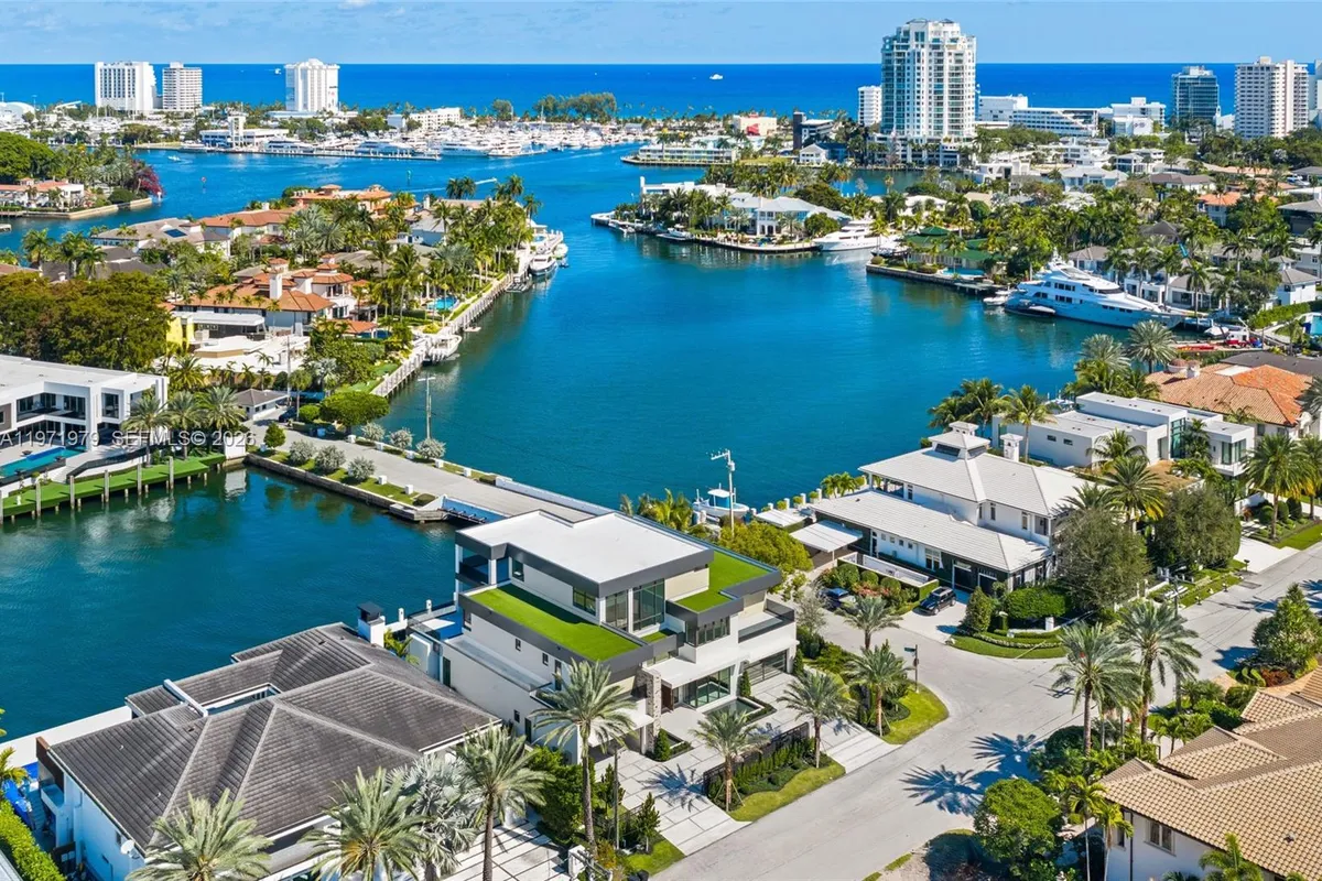 23 Isla Bahia Dr, Fort Lauderdale FL 33316