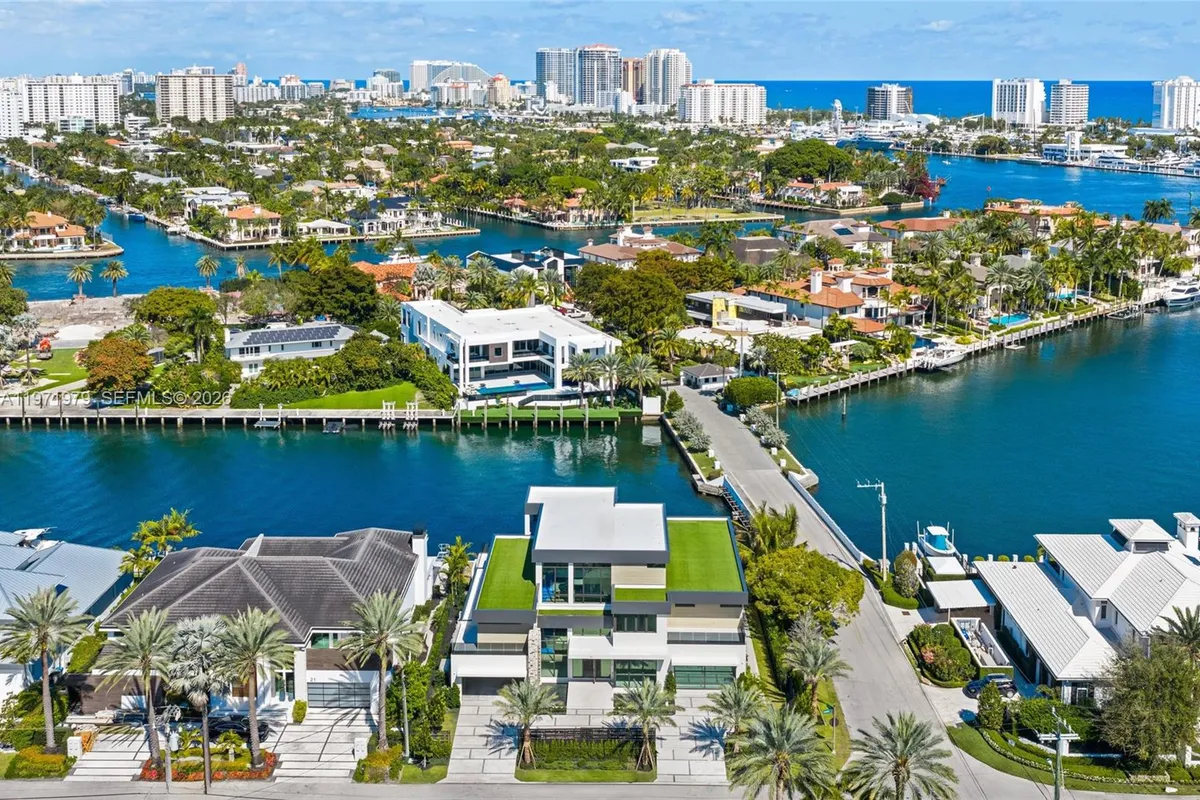 23 Isla Bahia Dr, Fort Lauderdale FL 33316