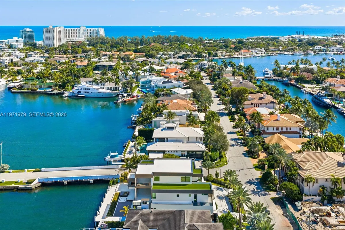 23 Isla Bahia Dr, Fort Lauderdale FL 33316