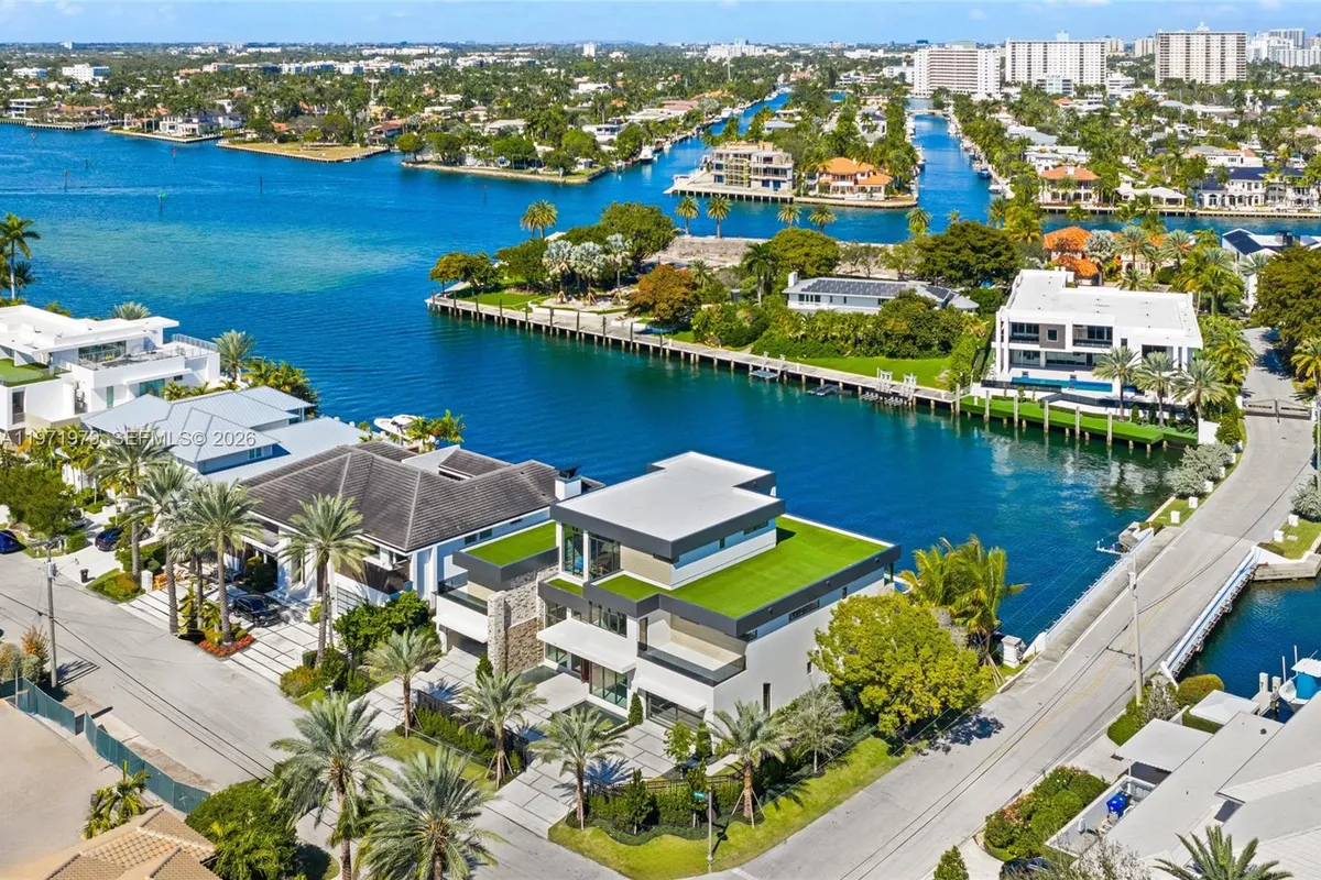 23 Isla Bahia Dr, Fort Lauderdale FL 33316