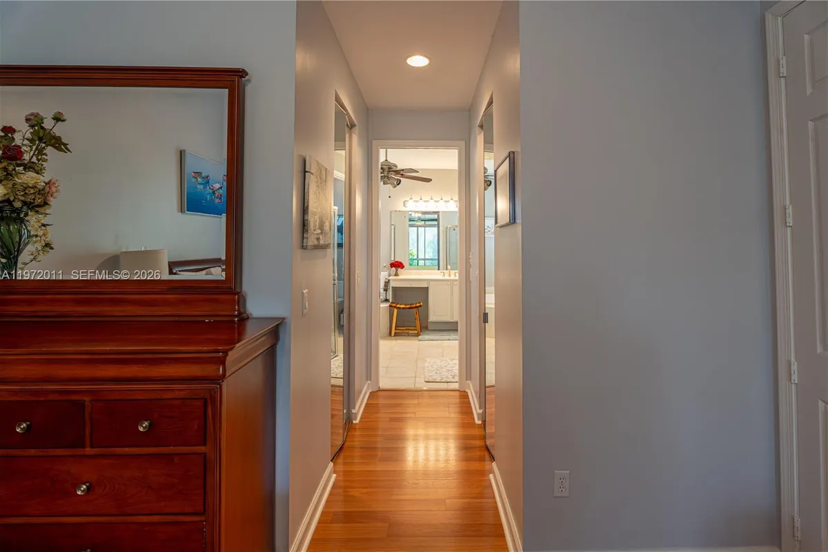 6918 SE Sleepy Hollow Ln, Stuart FL 34997