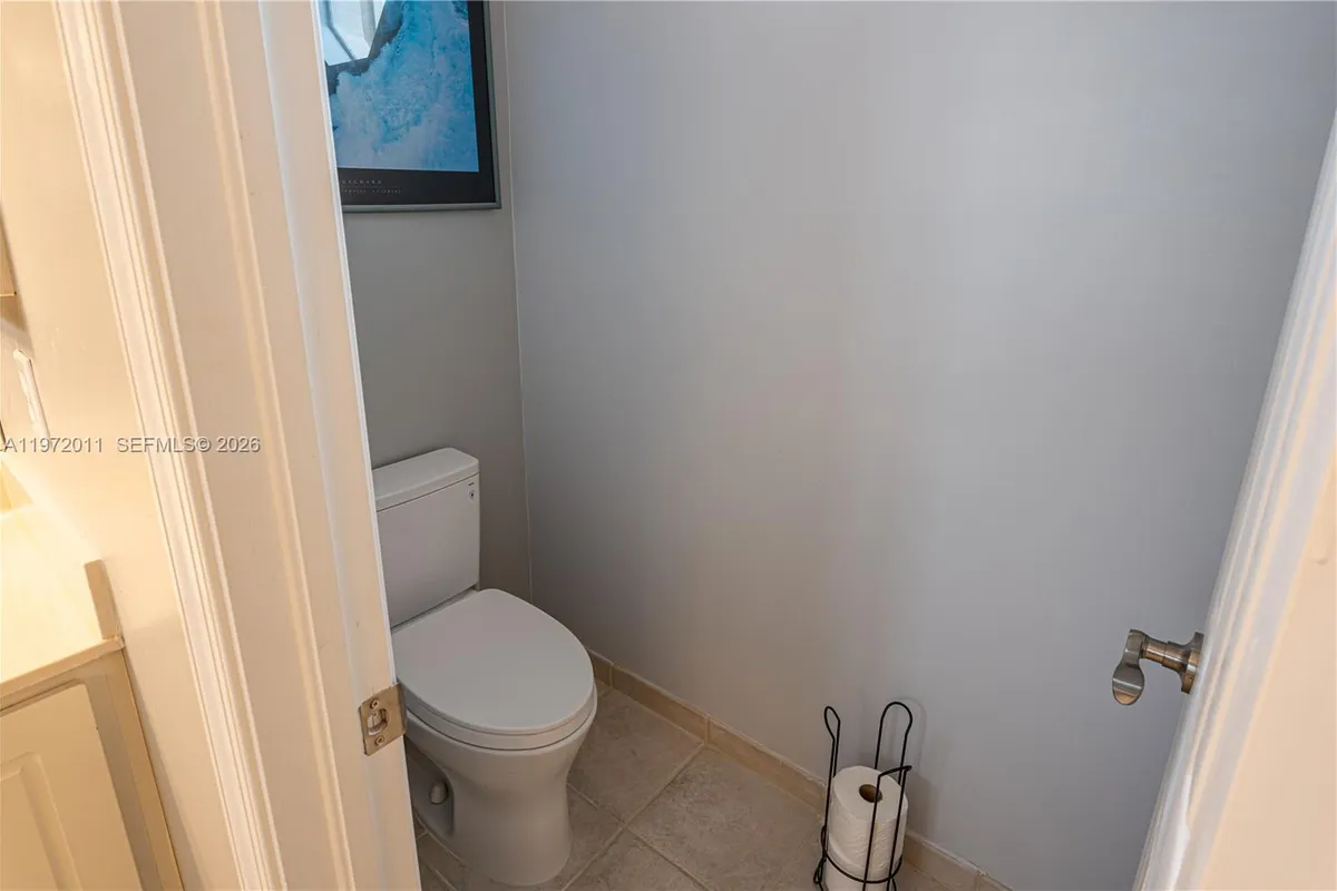 6918 SE Sleepy Hollow Ln, Stuart FL 34997