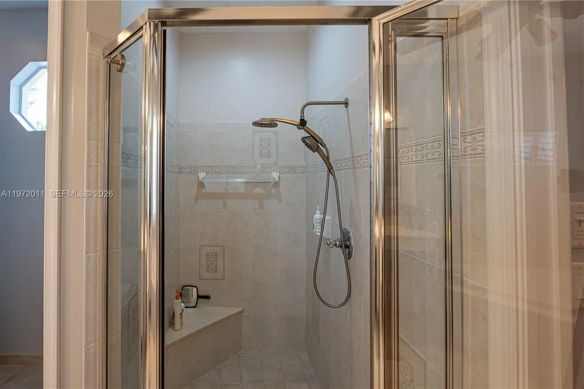 6918 SE Sleepy Hollow Ln, Stuart FL 34997