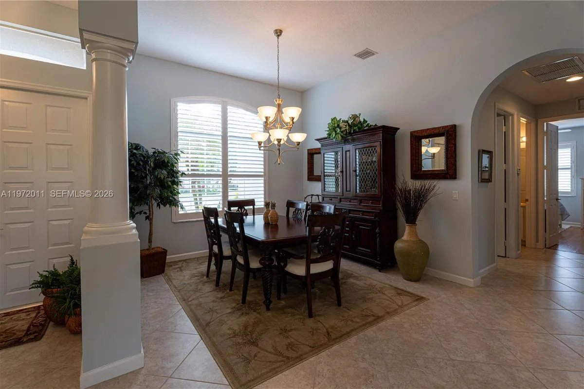 6918 SE Sleepy Hollow Ln, Stuart FL 34997