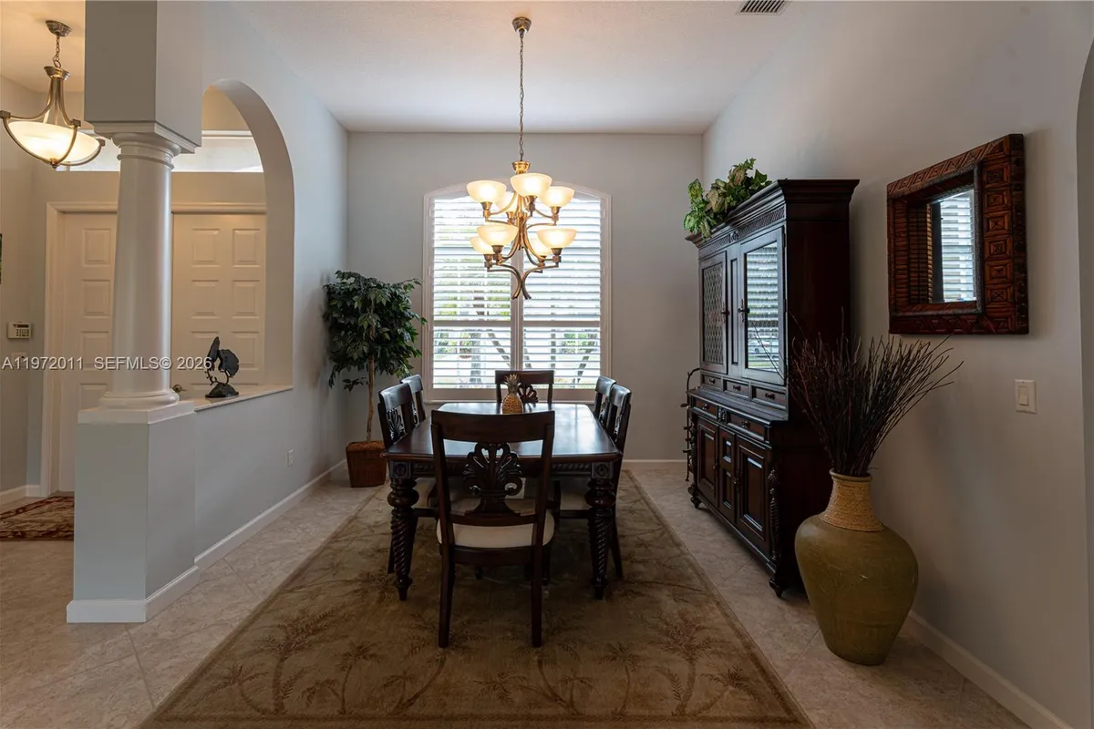 6918 SE Sleepy Hollow Ln, Stuart FL 34997