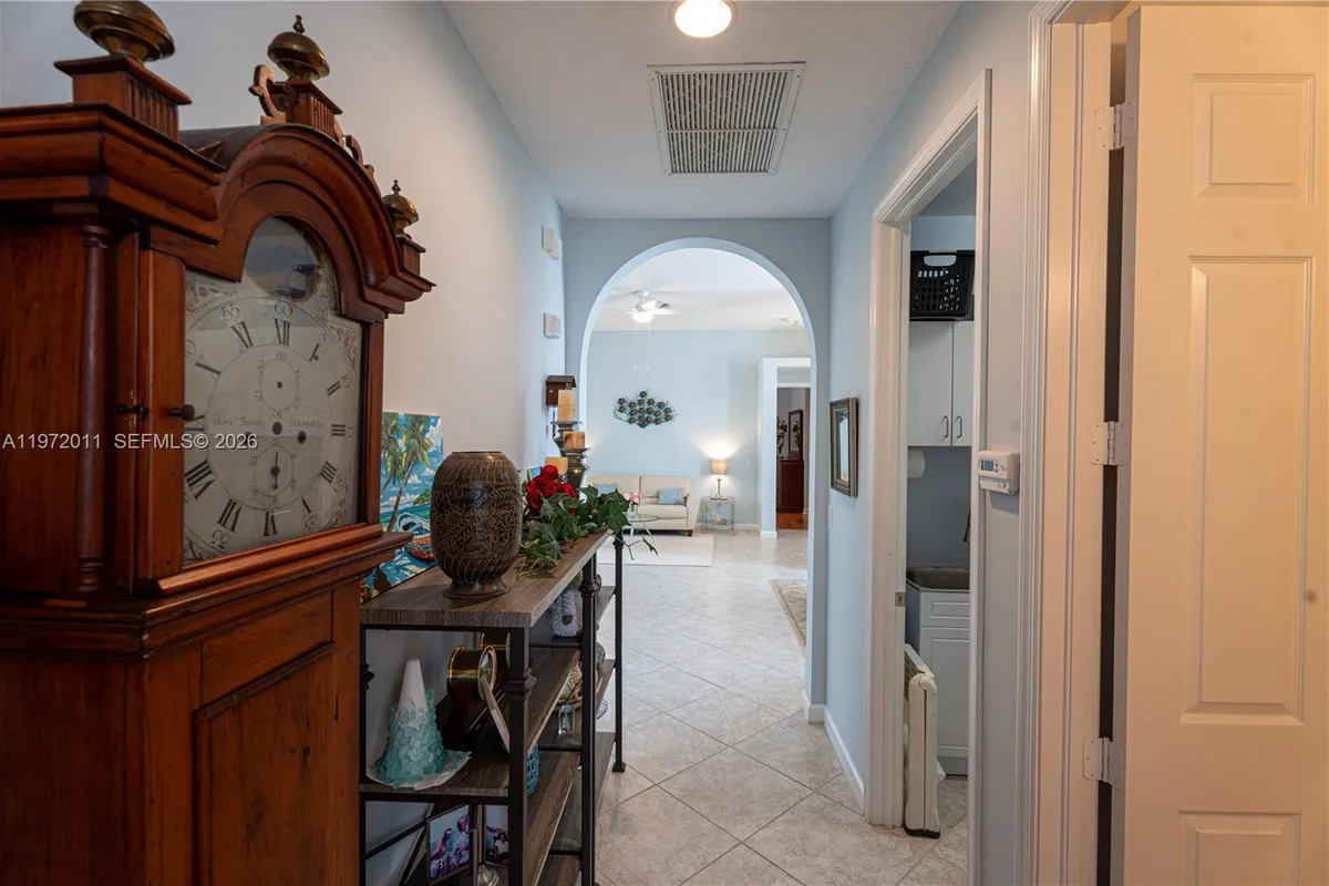 6918 SE Sleepy Hollow Ln, Stuart FL 34997