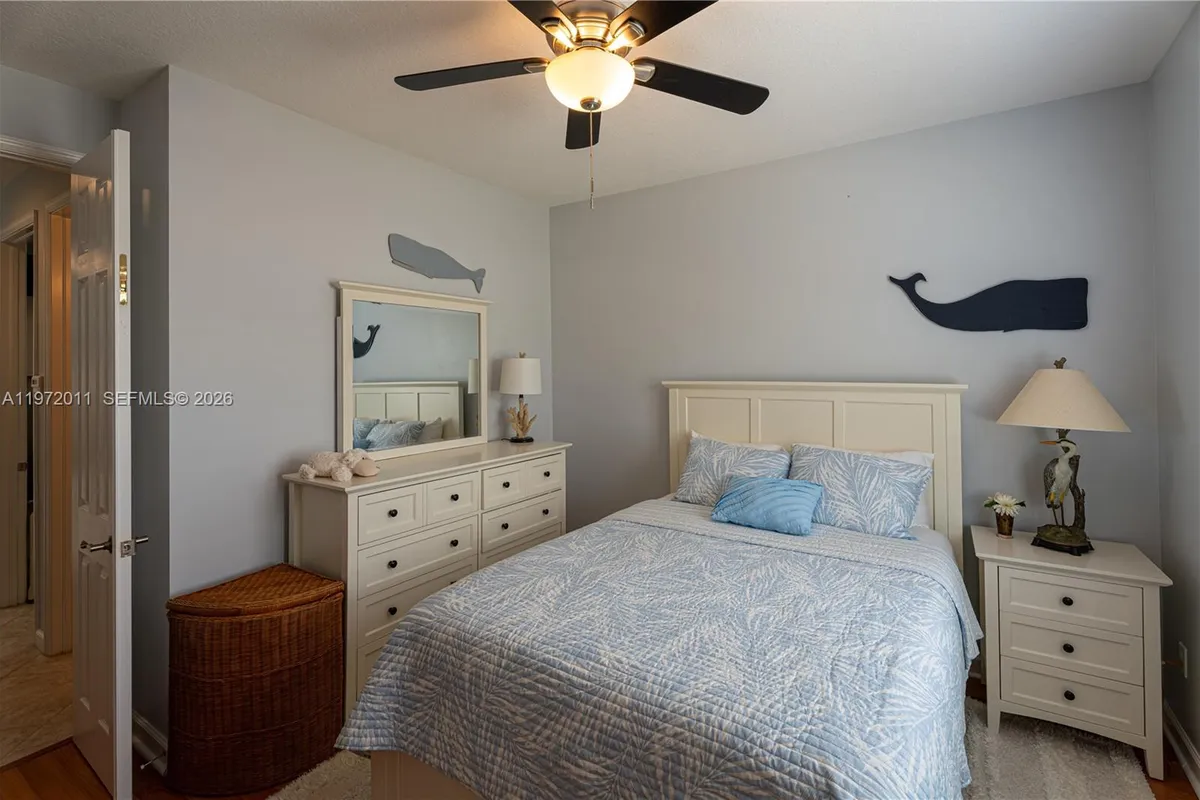 6918 SE Sleepy Hollow Ln, Stuart FL 34997