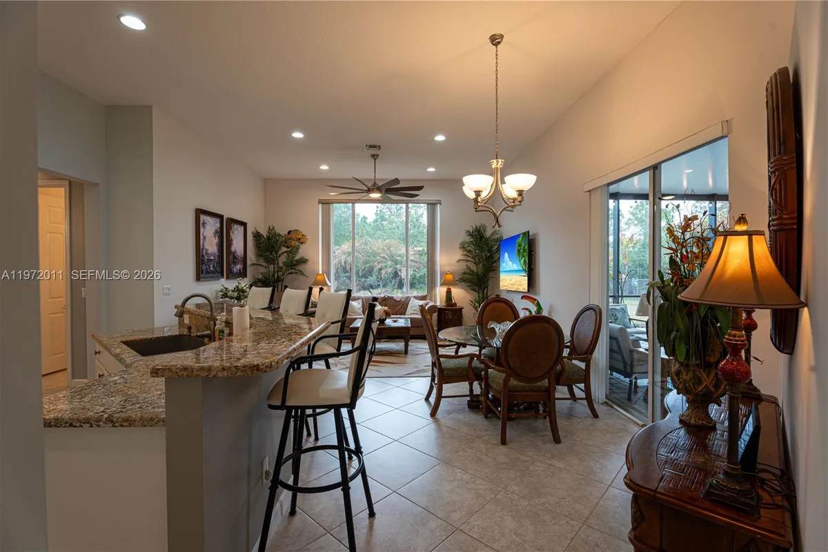 6918 SE Sleepy Hollow Ln, Stuart FL 34997