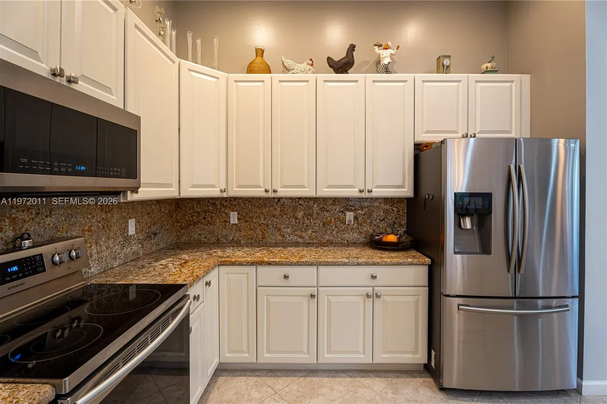 6918 SE Sleepy Hollow Ln, Stuart FL 34997