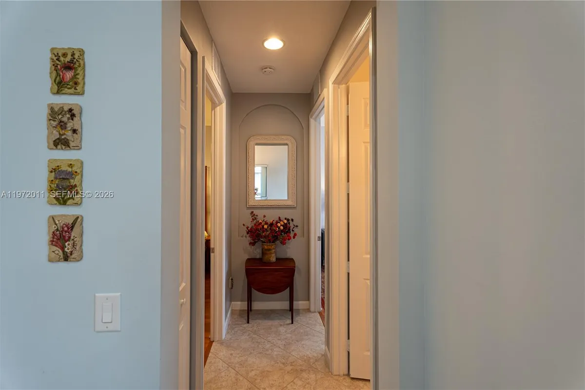 6918 SE Sleepy Hollow Ln, Stuart FL 34997