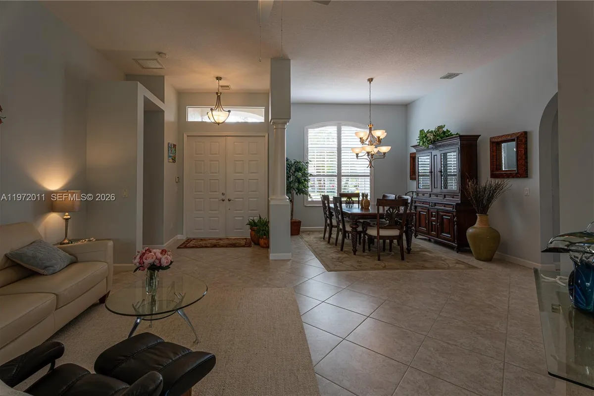 6918 SE Sleepy Hollow Ln, Stuart FL 34997