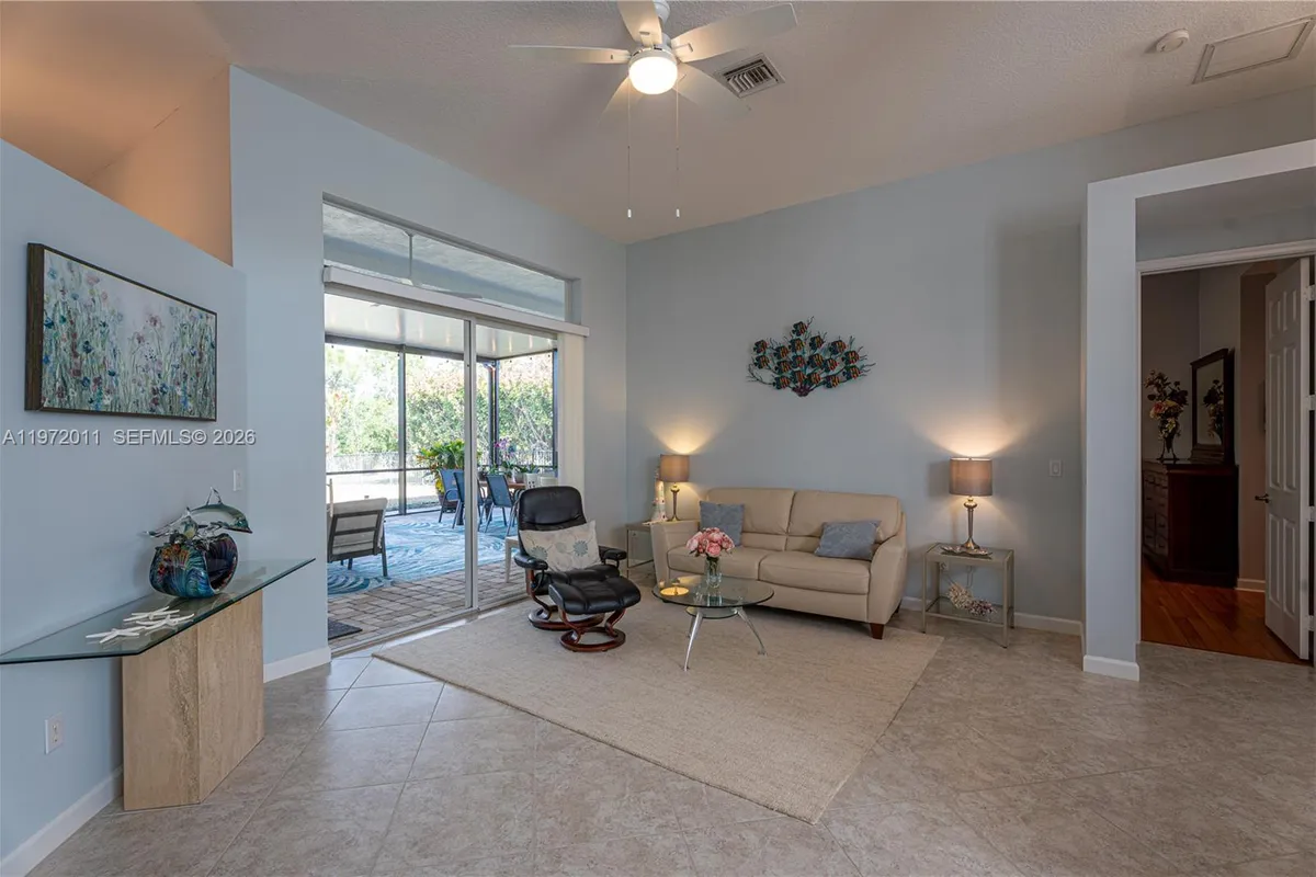 6918 SE Sleepy Hollow Ln, Stuart FL 34997