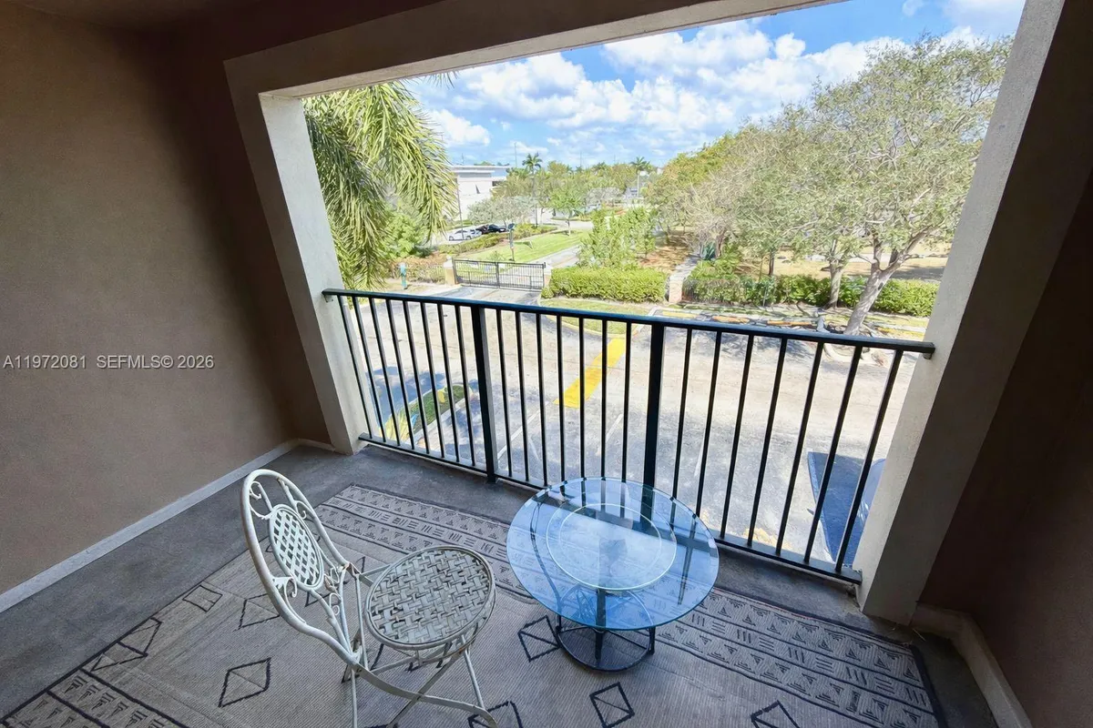 4848 N State Road 7 # 4303, Coconut Creek FL 33073