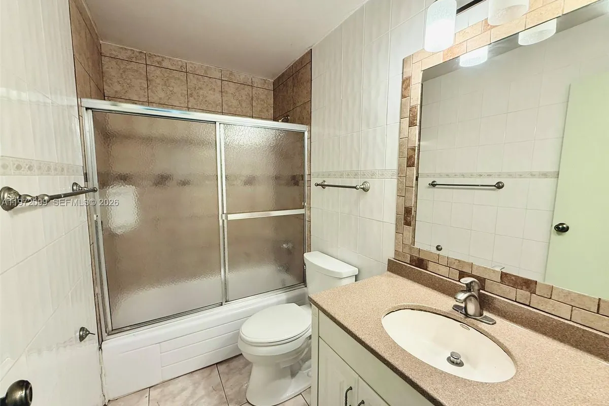 11460 NW 37th St, Sunrise FL 33323