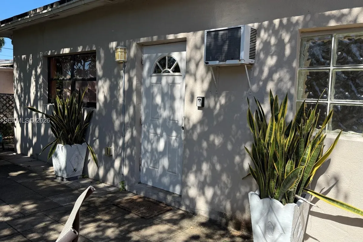 11460 NW 37th St, Sunrise FL 33323