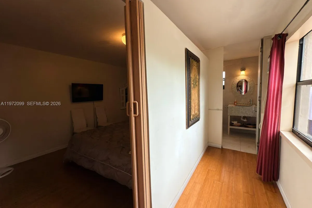 11460 NW 37th St, Sunrise FL 33323